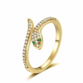 Anello a serpente dorato multistrato con zirconi bianchi e occhi in gemma verde - Aperto Regolabile / Oro