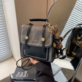 Duo-Grau-Segeltuch und schwarzer Lederrucksack mit niedlichem Kaninchen-Anhänger - Mit Anhänger / Dunkelbraun