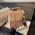 Zweifarbiger Rucksack in Rosa und Beige mit Ledertextur und süßem Hasenanhänger - Mit Anhänger / Rosa