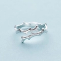 Anillo de rama de árbol plateado con textura de madera y diseño ajustable y abierto - Abierto Ajustable / Oro Blanco