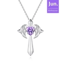Détail du collier croix ailes d'ange avec pierre de naissance de juin en cœur violet - Juin Violet Clair (XL0076)