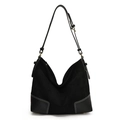 Borsa hobo nera capiente in PU opaco con cuciture a contrasto e tracolla regolabile - Nero
