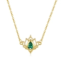 Collana loto dorata con gemma verde a goccia e catena a croce sottile elegante - Oro
