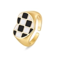 Minimalist golden heart ring with black and white checkerboard pattern in enamel - Heart Shape / Gold
