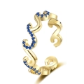 Anello dorato regolabile a forma di onda con linee astratte e zirconi blu brillanti - Aperto Regolabile / Colore Oro (JZ0032)
