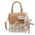 Gesteppte Umhängetasche in Beige und Braun mit Goldschloss und Hasenanhänger - Mit Anhänger / Khaki