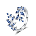 Eleganter verstellbarer Silberblattring mit tiefblauen Schmucksteinen im Marquise-Schliff - Einstellbar Offen / Blauer Strass