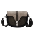 Borsa a sella minimalista bicolore con tracolla larga e chiusura a girello in metallo - Nero