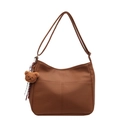 Sac fourre-tout en cuir marron avec coutures en V et un pendentif ours en peluche - Sans Pendentif / Fauve