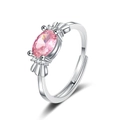 Detailansicht des rosa Zirkon-Rings mit silbernem Band und Seitensteinen - Einstellbar Offen / Süßigkeiten Ring