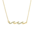 Elegante collana dorata a forma di onda con cristalli blu scintillanti su sfondo bianco - Oro (XL0033)