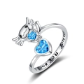 Detail des Axolotl-Rings mit blauen Herzsteinen und I Love You Forever Gravur - Einstellbar Offen / Blauer Zirkonia