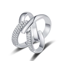 Polierter X-Ring im Crisscross-Design mit glitzernden Kristallen in Silber-Finish - US 7 / Weißgold