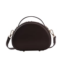 Bolso bandolera retro marrón oscuro en forma de concha con herrajes dorados - café