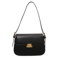 Schwarze Schultertasche aus Leder mit goldener Schnalle und mattem Finish für Damen im Retro-Stil - Schwarz