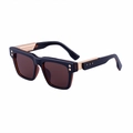 Quadratische polarisierte Sonnenbrille in Schwarz und Bernstein mit Golddetails - Schwarz Außen Tee Gold Innen Braun (C5)