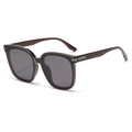 Lunettes de soleil carrées oversize pour femmes avec monture marron et verres gris - Monture Thé Verres Vert-Gris (C3)