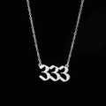 Collier en acier inoxydable argenté avec un pendentif chiffre 333 gothique pour hommes femmes - 333(XT333S)
