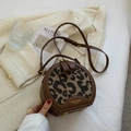 Borsa a tracolla rotonda leopardata in pelle PU con stile vintage a quadri - Leopardo Caffè