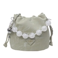 Sac seau vert clair à motif marbré avec anse en perles et bandoulière chaîne - Vert