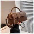 Retro braune Handtasche aus mattem PU-Leder mit goldener Schnalle und Strickgurt - Braun