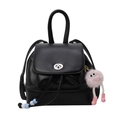Mini zaino da donna in ecopelle nera con ciondolo in peluche e dettagli in metallo argento - Senza Ciondolo / Nero