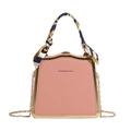 Rosafarbene Box-Tasche aus Leder mit Goldrand und Seidenschal-Griff für Damen - Rosa
