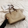 Borsa tote bicolore crema e marrone con tasca esterna e tracolla regolabile - Tipo standard / Cachi