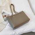 Borsa tote grande color talpa in pelle a grana litchi con doppi manici dal design minimal - Grigio elefante