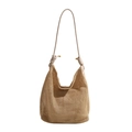 Beigefarbene gewebte Hobo-Schultertasche mit Hohlnetz-Muster und Knotendetail am Gurt - Weiß