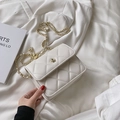 Elegante borsa a tracolla trapuntata bianca con fibbia in metallo a fiore di camelia - Bianco Grande
