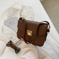 Bolso bandolera retro marrón oscuro con hebilla dorada y correa ajustable - Marrón