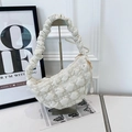 Bolso blanco plisado estilo nube con textura acolchada y asa fruncida de tendencia - Blanco lechoso