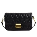 Schwarze Stepptasche mit goldenen Beschlägen und dreieckiger Nahttextur für Damen - Schwarz