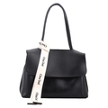 Borsa a spalla nera opaca minimalista con tracolla bianca logata e design a patta - Stile Nero / Nero