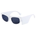 Cat-Eye-Sonnenbrille für Damen mit weißem Rahmen und breiten Schild-Bügeln - Off-White Grau
