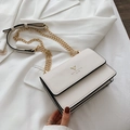 Weiße Umhängetasche aus PU-Leder mit goldener Hirsch-Applikation und modischem Schriftzug - Beige