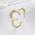 Minimalistischer vergoldeter Mondsichel-Ring, verstellbar, auf weißem Hintergrund - Einstellbar Offen / Gold