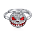 Dettaglio dell'anello in argento con pavé di zirconi bianchi e smalto rosso - Anello (Rosso)