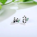 Pendientes de panda de plata S925 con hoja de bambú de circón verde sobre blanco - Oro Blanco