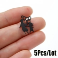 Set di 5 ciondoli neri in acciaio inossidabile con silhouette madre e figlio per gioielli - 5 Pezzi / Nero