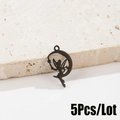 Pendentifs en acier inoxydable noir avec silhouette de fée et croissant de lune 5pcs - Fée de la Lune (590) / 5 Pièces / Noir