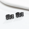 Boucles d'oreilles en acier inoxydable noir mat avec le numéro gothique 888 - Style 888 / Noir