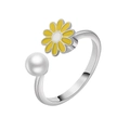 Drehbarer Gänseblümchen-Ring mit Perle und verstellbarem silbernem offenem Band - Platin (Gelbe Blütenblätter)
