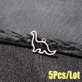 Pack de 5 colgantes de dinosaurio de acero inoxidable calado para crear bisutería DIY - Brontosaurio Hueco (562 Acero) / Color Acero