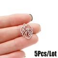 Macro di ciondoli a foglia di monstera in argento per gioielli fai-da-te set di 5 pezzi - Color Acciaio