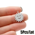 5 pieces of sun-shaped smile face stainless steel pendants in a silver mirror finish - Smiling Sun Style (592) / 5 Pieces / Steel