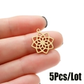 Set di 5 ciondoli a fiore mandala cavo in stile bohémien in acciaio inox dorato - Oro