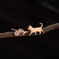 Orecchini asimmetrici in acciaio inossidabile oro rosa a forma di gatto e pesce - Oro rosa
