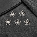 Lot de cinq breloques fleurs de cerisier évidées en acier plaqué or 18 carats - Style Cerisier Ajouré (630) / 5 Pièces / Acier